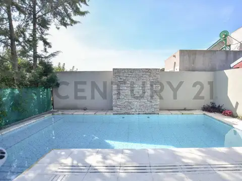 21 entre 656 y 657, Casa en venta, Villa Parque Sicardi.-