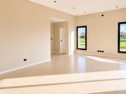 Casa en Venta en Los Alcanfores, USD 230.000