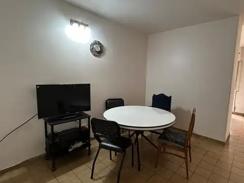 Departamento 2 ambientes en zona estratégica, muy luminoso.