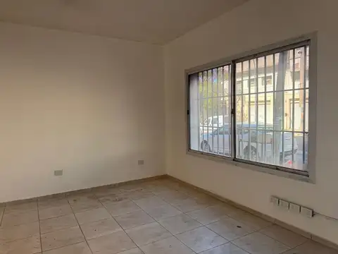 AMPLIO LOCAL COMERCIAL PUEYRREDÓN  - ALQUILER