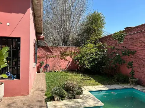 Chalet 5 ambientes con jardín y pileta, tu oasis en S.I
