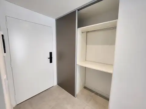 Departamento en alquiler al frente en Belgrano. Excelente ubicación.