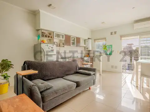 Departamento 2 amb con balcón y cochera PERMUTA