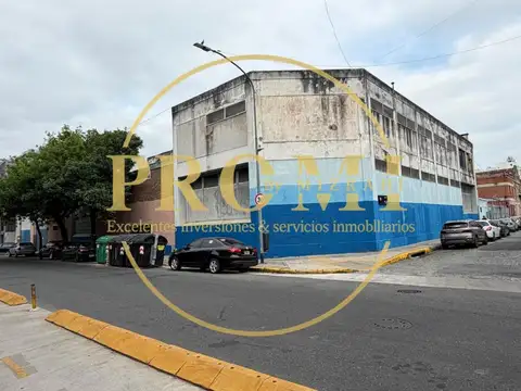 Venta Deposito en Terreno propio en Flores - Caballito