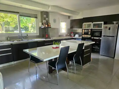 Casa en Venta en Santa Ana, USD 370.000
