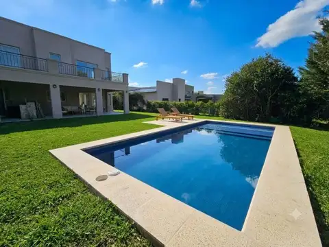 VENTA CASA 6 AMBIENTES CON JARDÍN EN CARDALES VILLAGE
