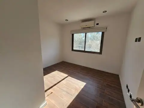 Casa 6 ambientes con 3 baños