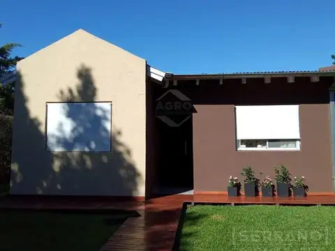 Casa en Venta con 2 cocheras