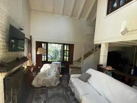 Casa 5 ambientes con 4 baños