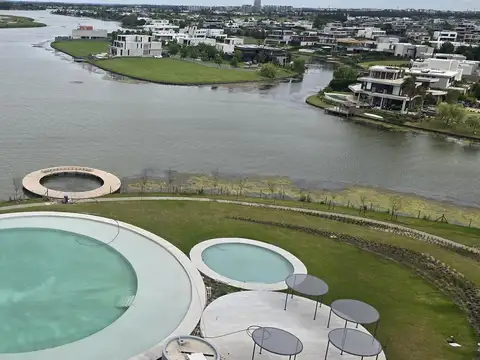 Departamento 4 ambientes con 4 baños