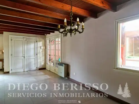 Casa 6 ambientes con 4 baños
