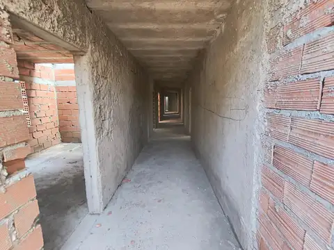Terreno 1541 m2 con hotel en construcción 582 m2