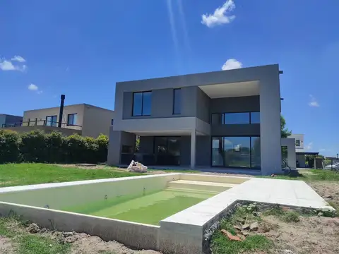 Casa en Venta al Oeste