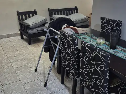 SE ALQUILA CASA 5 AMBIENTES