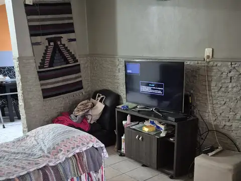 Casa 5 ambientes con 1 baño