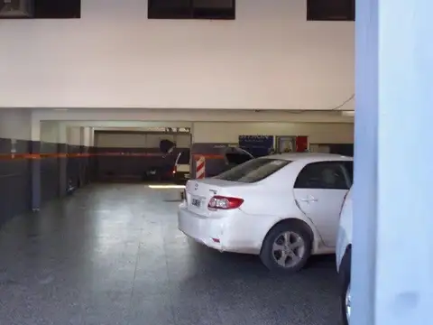 local/galpon sobre avenida rolon contiguo otro terreno en venta uss395.000