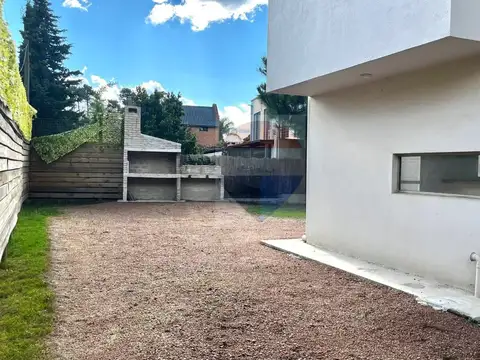 VENTA DE CASA 3 DORMITORIOS EN LOMAS DE SOLYMAR