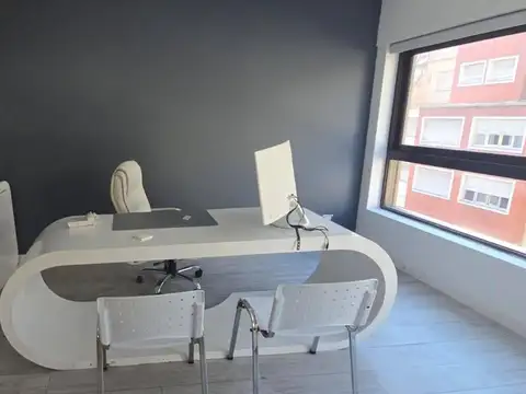 Oficina en Venta al Este