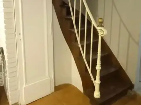 Depto Tipo Casa en Venta de 8 ambientes