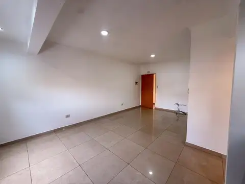Departamento en Alquiler en Lomas del Mirador, $ 520.000
