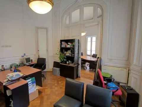 Oficina en Venta 100 años