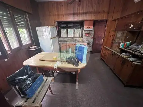 Casa 5 ambientes con 2 baños