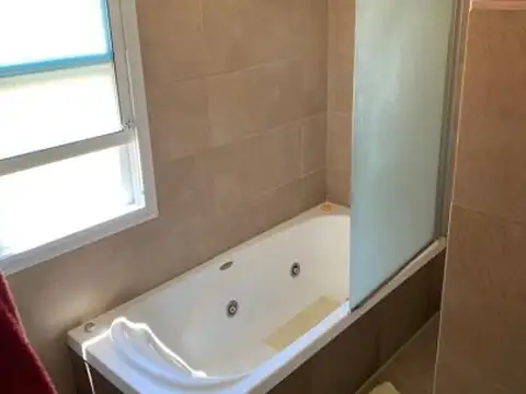 Casa 6 ambientes con 3 baños