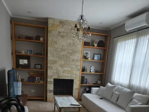 Casa en Alquiler Temporal con 1 cochera