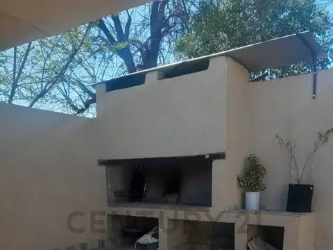 AMPLIA CASA EN VENTA EN GUTIERREZ MAIPÚ
