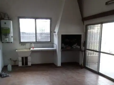 Joaquin V Gonzalez 2700