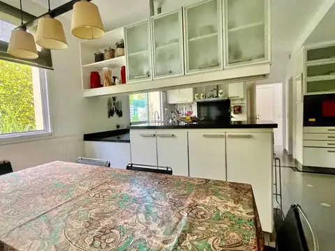 Casa 7 ambientes con 4 baños