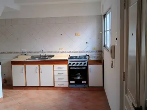 Casa 2 ambientes con 1 baño