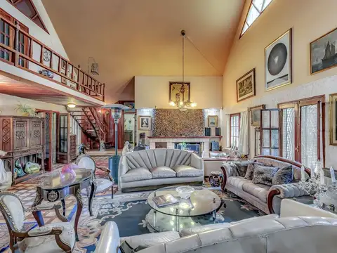 Casa 6 ambientes con 4 baños