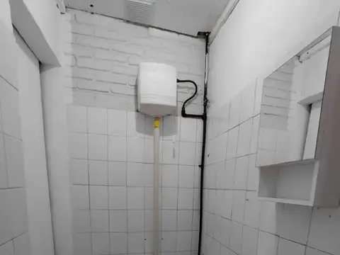 OFICINA / LOCAL COMERCIAL APTO VARIOS RUBROS. EXCELENTE UBICACION.