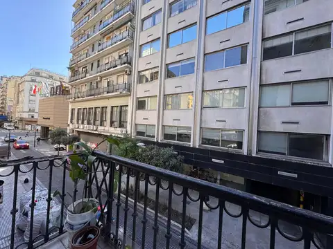 Venta Departamento 4 ambientes en el Centro con dependencia y cochera opcional