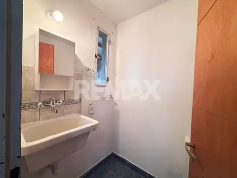 Casa en Alquiler con 2 cocheras
