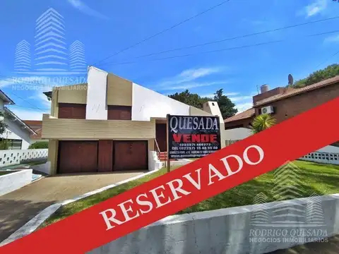 Casa mas departamento de dos ambientes en un hermoso barrio residencial de Mar de Ajo 