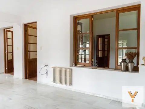 Casa en venta - 3 Dormitorios 1 Baño - Chivilcoy