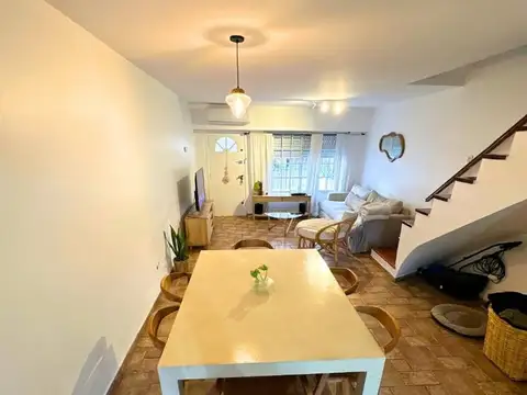 Depto Tipo Casa 4 ambientes con 2 baños