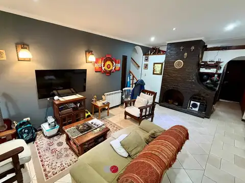 Casa 5 ambientes con 3 baños