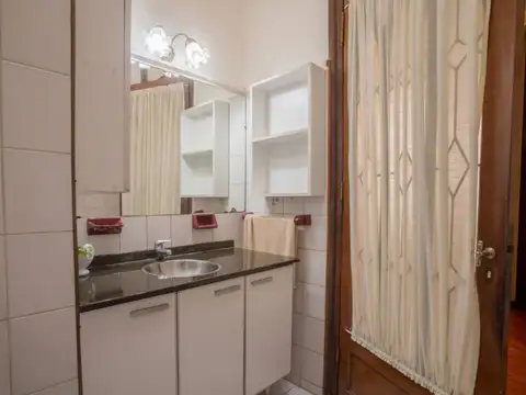 Depto Tipo Casa 6 ambientes con 2 baños
