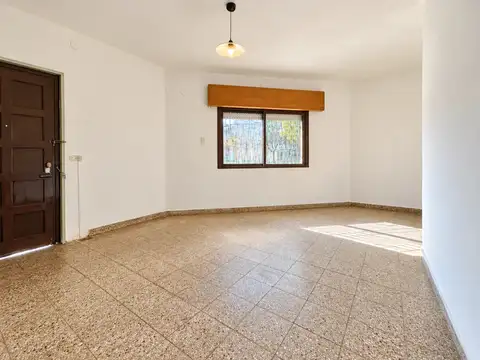 Depto Tipo Casa en Alquiler en Villa Ballester, $ 550.000