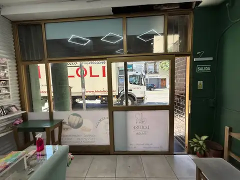 Local en Alquiler en Vicente López Vías / Río, USD 800