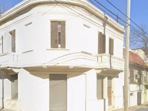 Local esquina en lote propio -  2 plantas