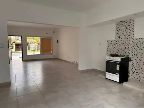 Casa 3 ambientes con 2 baños