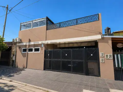 CASA CON LOCAL Y DEPARTAMENTO AL FONDO EN VENTA