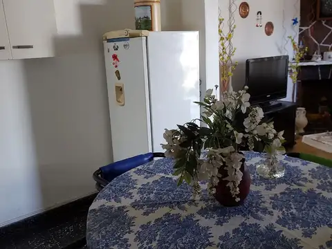 Casa 8 ambientes con 5 baños
