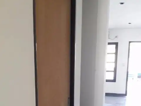 Depto Tipo Casa 3 ambientes con 2 baños
