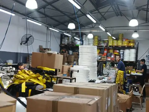 Inmueble industrial 1011  m2 s/ Av. San Martin -