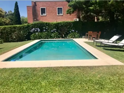 Casa 4 ambientes con 3 baños
